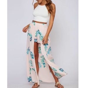 NWOT Peach Love The Mali Maxi Short Combo